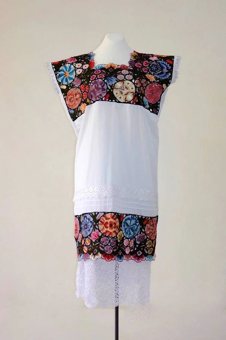 Hipil y fustán de mujer de Xocén