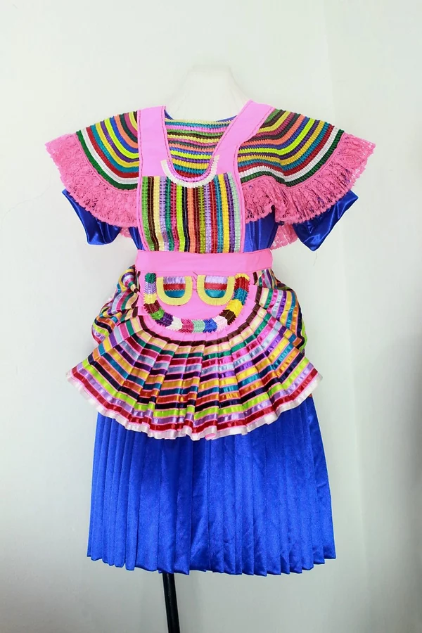 Traje de mujer San Juan Rómulo Calzada